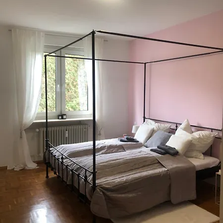 Schoene Wohnung Mit Aussicht Apartman *